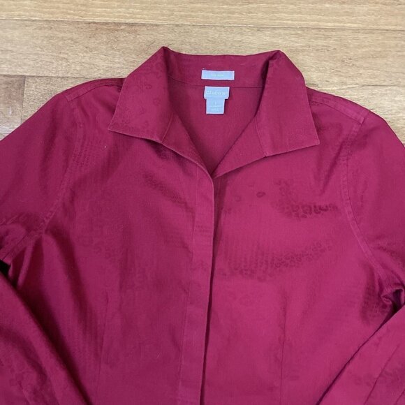 Chicos Size 1 - M 100% Cotton No Iron Button Front Shirt Blouse Red Animal Print - Picture 2 of 11